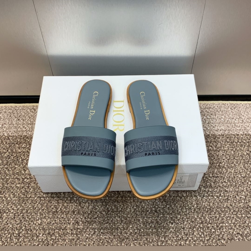 ch**an D*or slippers